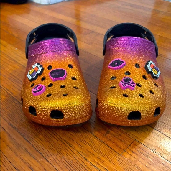 Hocus Pocus Crocs -Size 11 W, 9 M - Picture 2 of 9